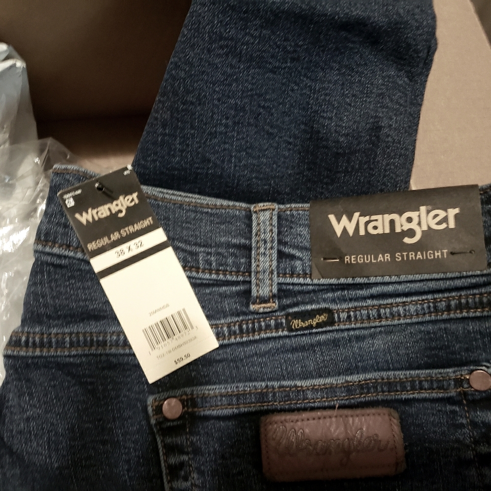 NWT - Wrangler Men's Straight-Fit Jeans